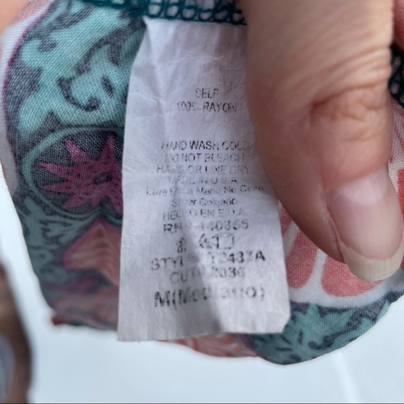 On Twelfth Flowy Halter Top M - Picture 4 of 4